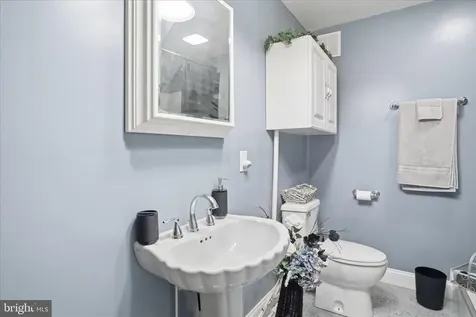 524 Mcdaniel Lane S Shenandoah VA 22849