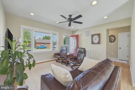 10 Cumbia Avenue Luray VA 22835
