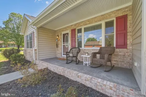 10 Cumbia Avenue Luray VA 22835