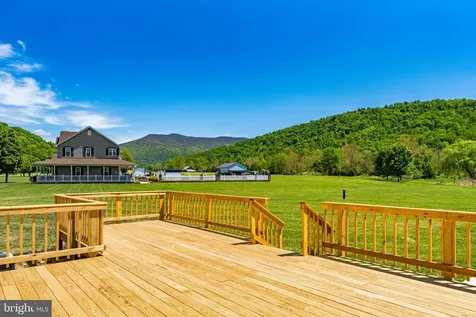 6315 Ida Road Stanley VA 22851