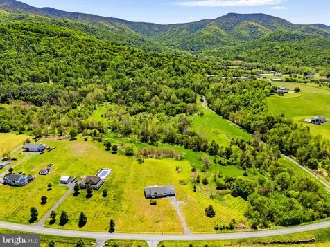 6315 Ida Road Stanley VA 22851