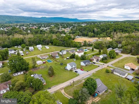 117 Warren Avenue Shenandoah VA 22849