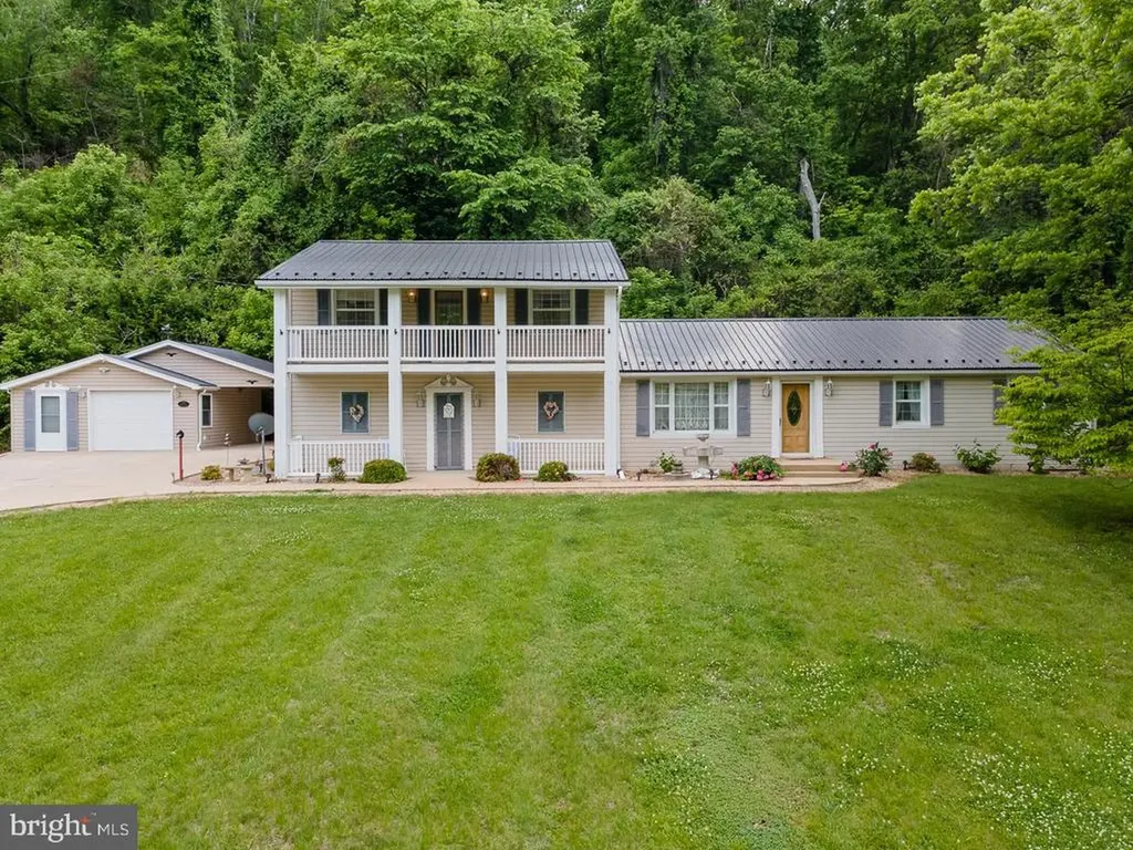 2586 Pine Grove Stanley VA 22851