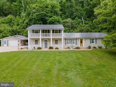 2586 Pine Grove Stanley VA 22851