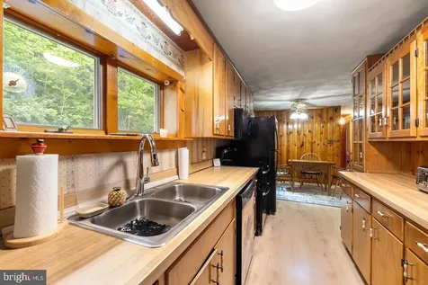 2586 Pine Grove Stanley VA 22851