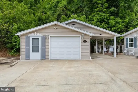 2586 Pine Grove Stanley VA 22851