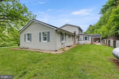 2586 Pine Grove Stanley VA 22851