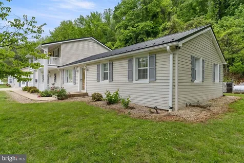 2586 Pine Grove Stanley VA 22851