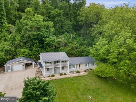 2586 Pine Grove Stanley VA 22851