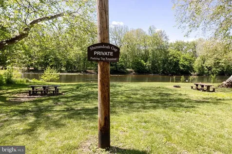 160 Piney Knoll Place Shenandoah VA 22849