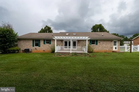 18 Meadow Lane Luray VA 22835