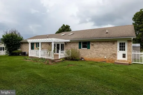 18 Meadow Lane Luray VA 22835
