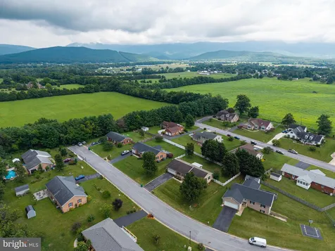 18 Meadow Lane Luray VA 22835