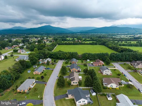 18 Meadow Lane Luray VA 22835
