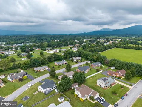 18 Meadow Lane Luray VA 22835
