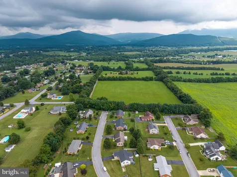 18 Meadow Lane Luray VA 22835