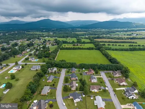 18 Meadow Lane Luray VA 22835