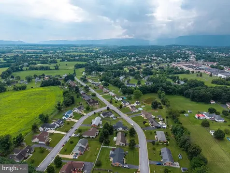 18 Meadow Lane Luray VA 22835