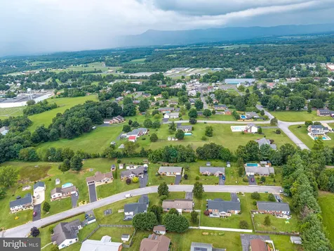 18 Meadow Lane Luray VA 22835