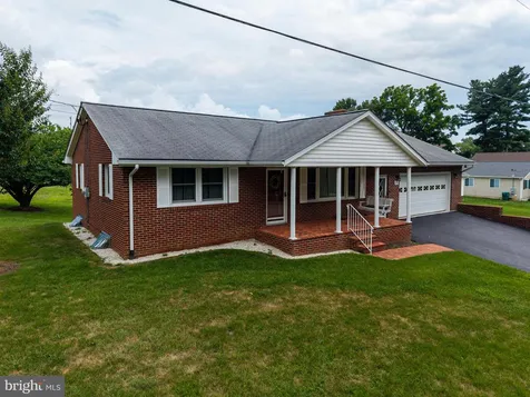201 First Street Luray VA 22835