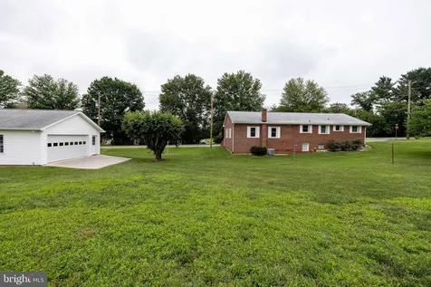 201 First Street Luray VA 22835