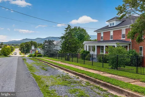 501 Pennsylvania Avenue Shenandoah VA 22849