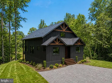 1346 Shipyard Road Shenandoah VA 22849