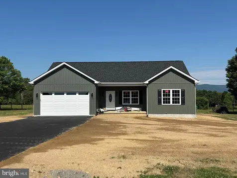 131 Deerfield Estates Drive Stanley VA 22851