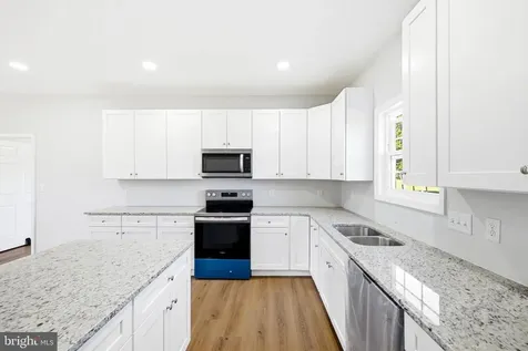 131 Deerfield Estates Drive Stanley VA 22851