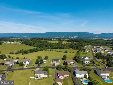 131 Deerfield Estates Drive Stanley VA 22851
