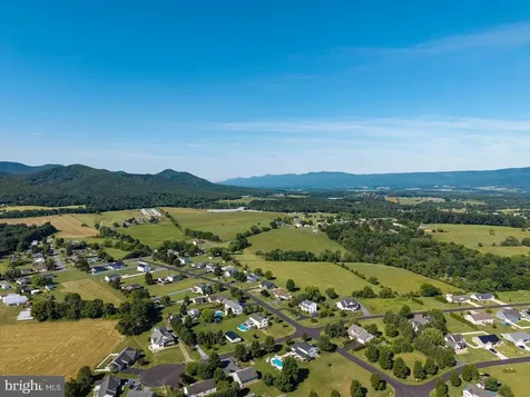 131 Deerfield Estates Drive Stanley VA 22851