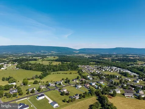 131 Deerfield Estates Drive Stanley VA 22851