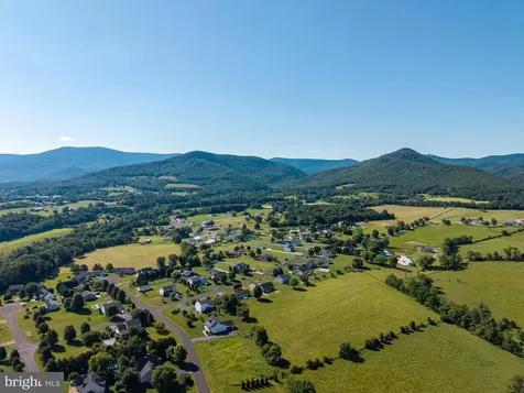 131 Deerfield Estates Drive Stanley VA 22851