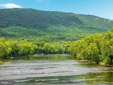 300 Rapids Run Luray VA 22835