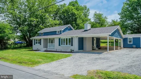 577 Pond Avenue Stanley VA 22851