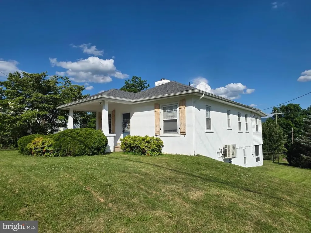 175 Court Street S Luray VA 22835