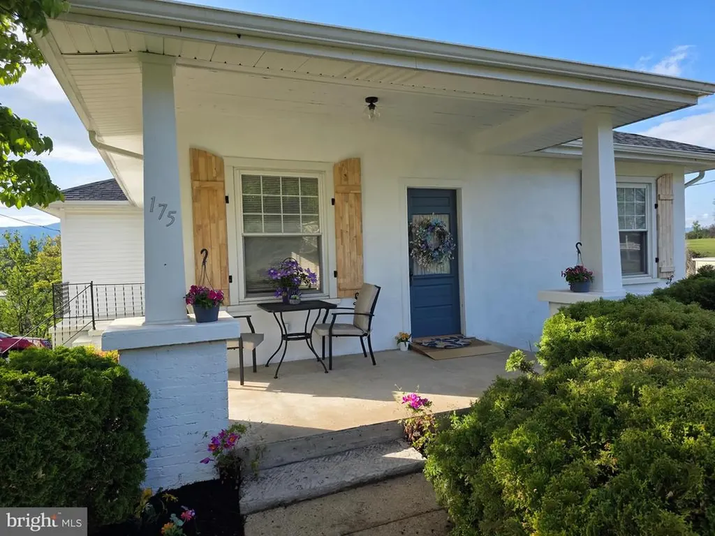 175 Court Street S Luray VA 22835
