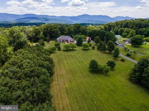 825 Parkview Estates Road Luray VA 22835