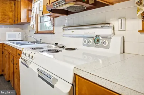 2275 Us Highway 211 W Luray VA 22835