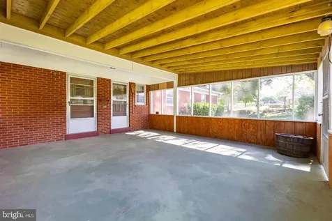 2275 Us Highway 211 W Luray VA 22835