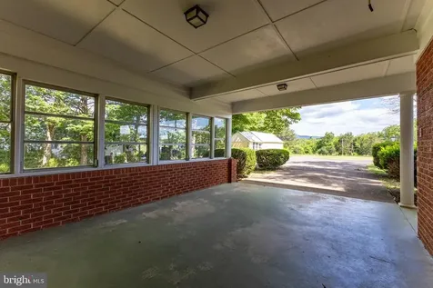 2275 Us Highway 211 W Luray VA 22835
