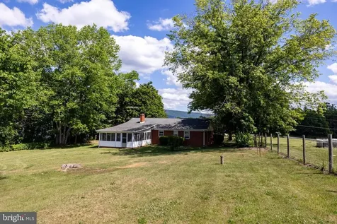 2275 Us Highway 211 W Luray VA 22835