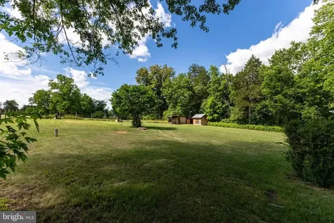 2275 Us Highway 211 W Luray VA 22835