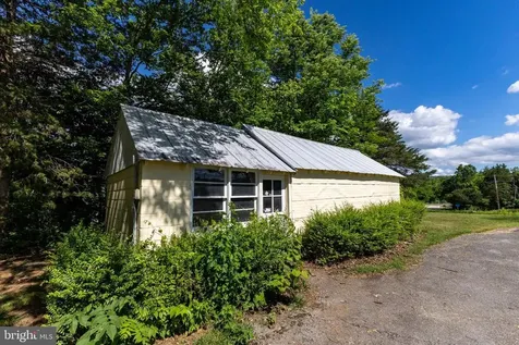 2275 Us Highway 211 W Luray VA 22835