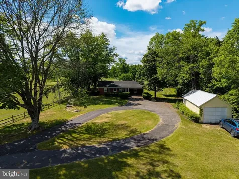 2275 Us Highway 211 W Luray VA 22835