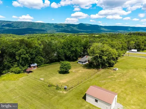 2275 Us Highway 211 W Luray VA 22835