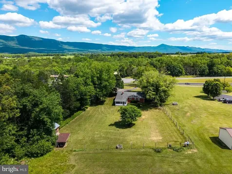 2275 Us Highway 211 W Luray VA 22835
