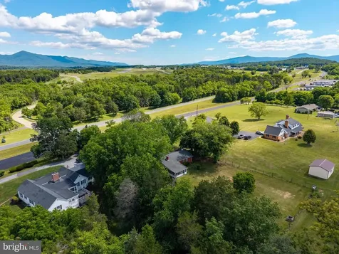 2275 Us Highway 211 W Luray VA 22835