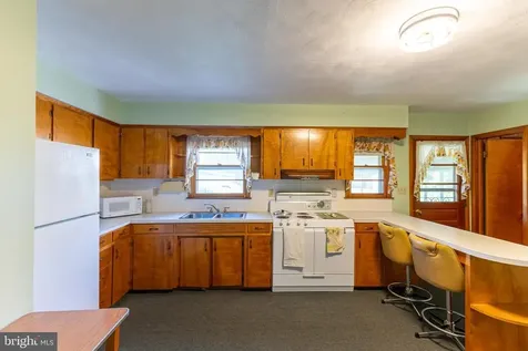 2275 Us Highway 211 W Luray VA 22835