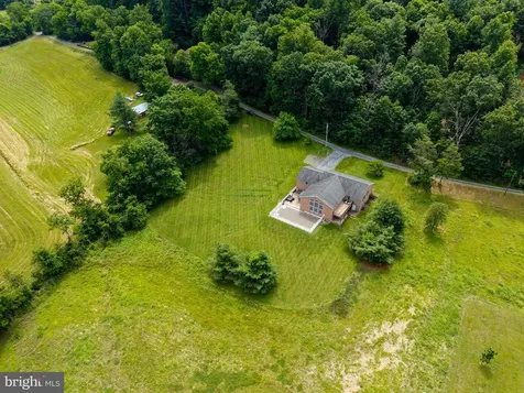 402 Lauck Lane Stanley VA 22851